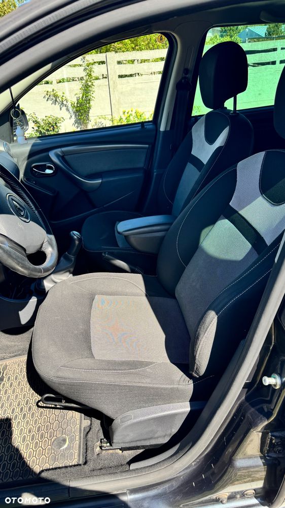 Dacia Duster 1.6 SCe Laureate S&S - 15