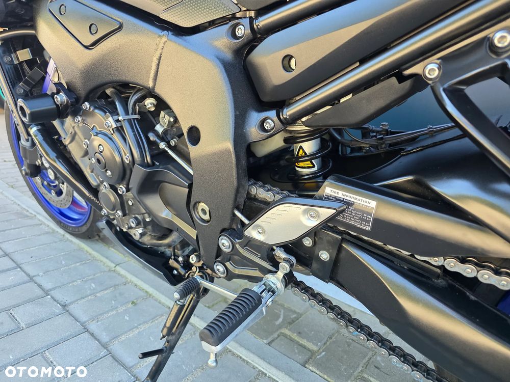 Yamaha FZ8 - 13