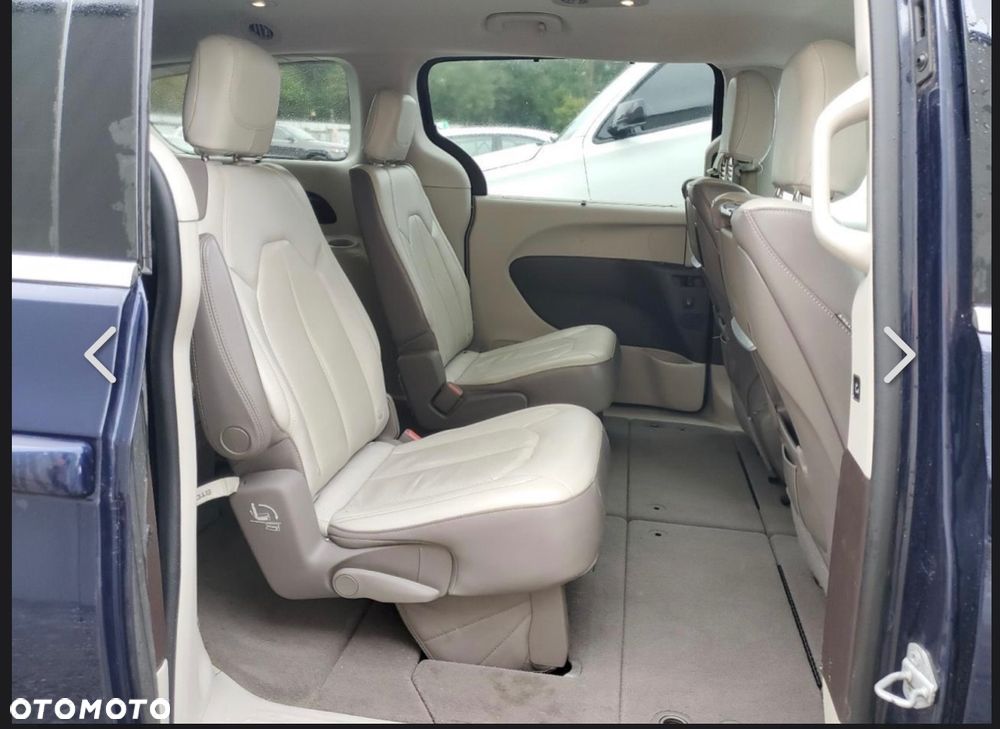 Chrysler Pacifica - 10