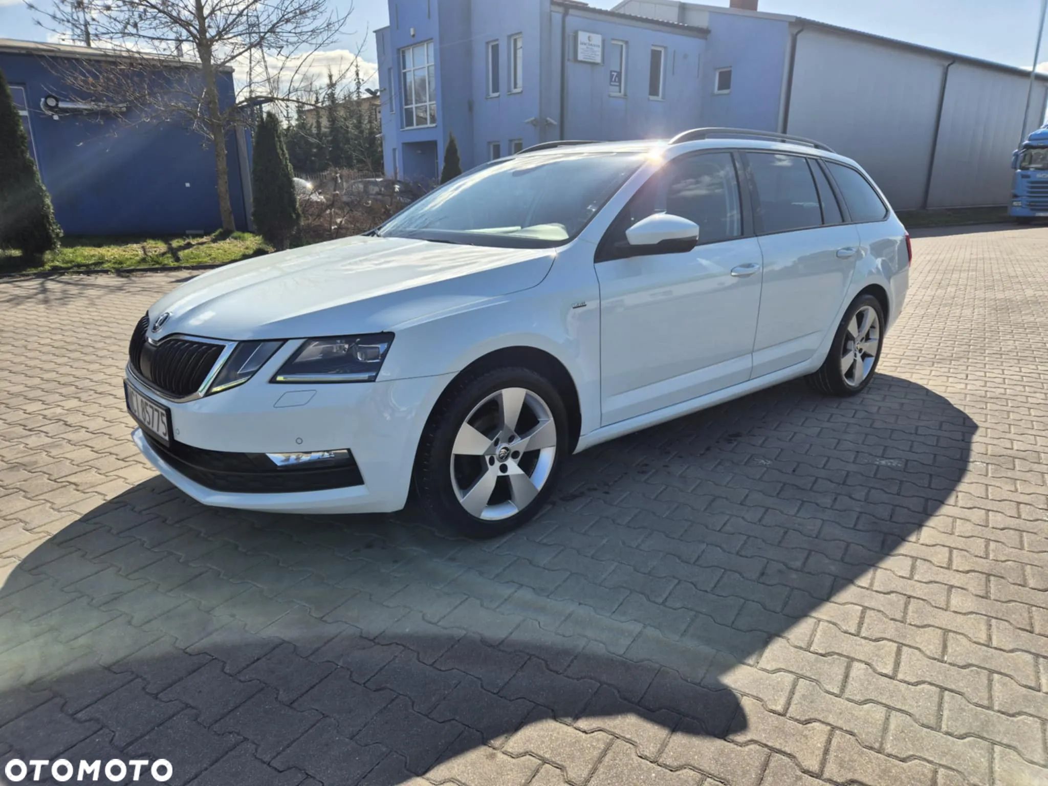 Skoda Octavia 1.6 TDI DSG Clever - 1