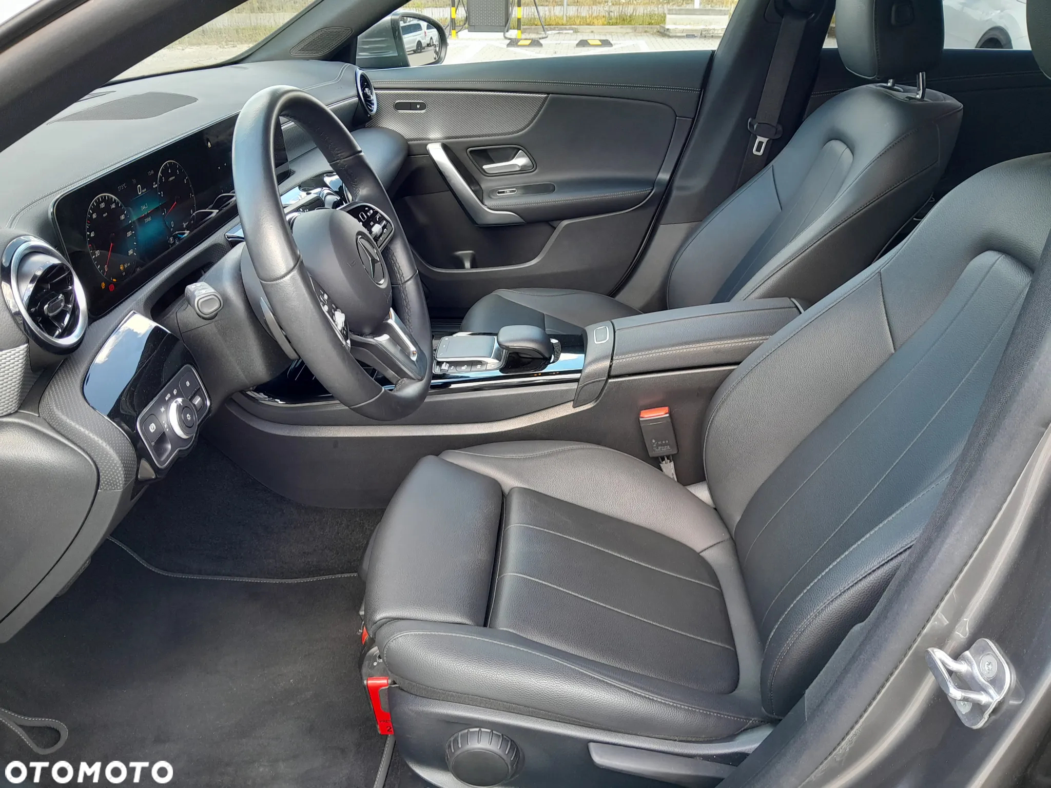 Mercedes-Benz CLA 180 7G-DCT - 9