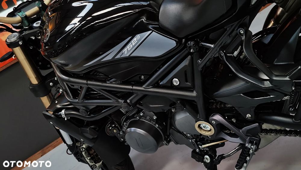 Benelli 752 S - 33