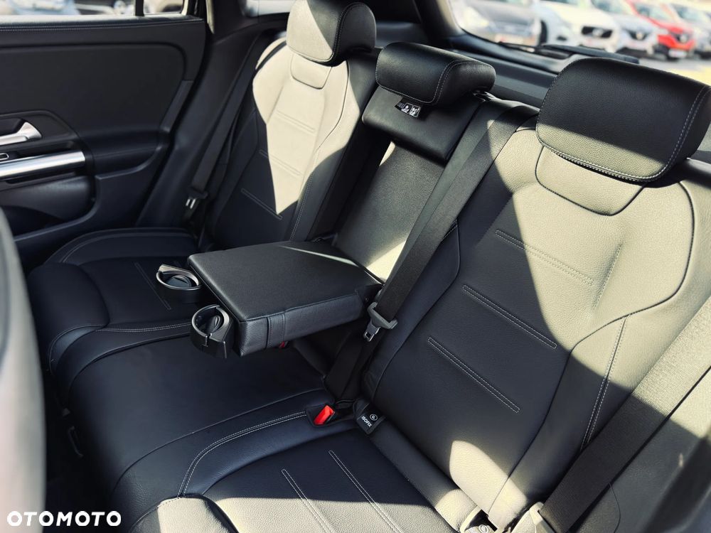 Mercedes-Benz GLA 250 4Matic 8G-DCT AMG Line - 16