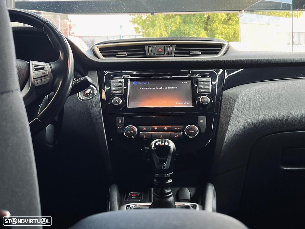 Nissan Qashqai 1.5 dCi N-Connecta 18 - 25