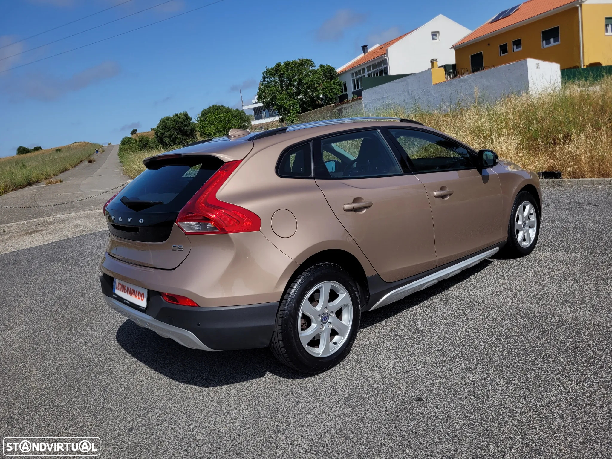 Volvo V40 Cross Country 1.6 D2 VOR - 34