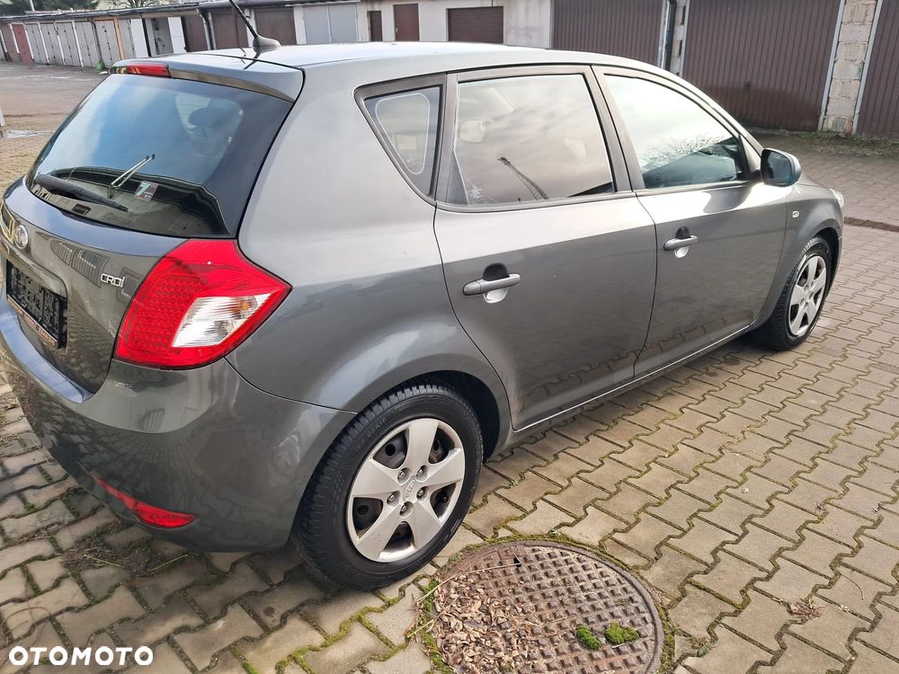 Kia Ceed 1.6 Crdi Comfort + - 7