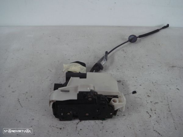 Fecho Da Porta Frente Esq Volkswagen Passat (3B3) - 1