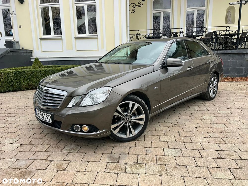 Mercedes-Benz Klasa E 200 CDI DPF BlueEFFICIENCY Automatik Elegance - 1