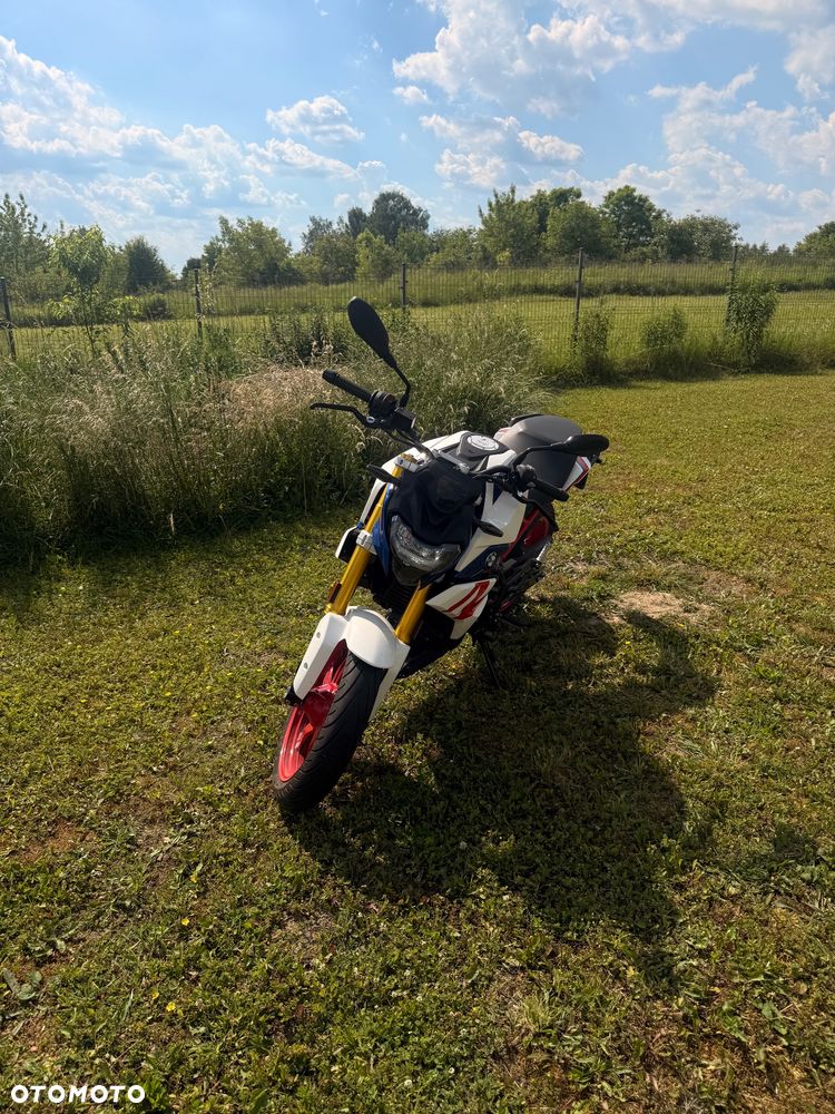 BMW G - 12