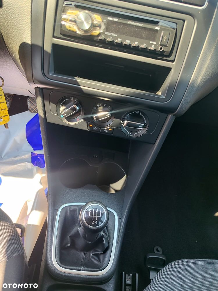 Volkswagen Polo - 17