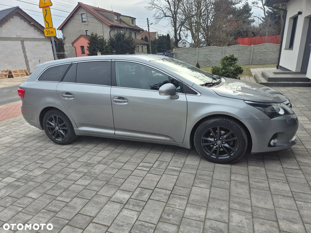 Toyota Avensis 2.0 D-4D Premium - 4