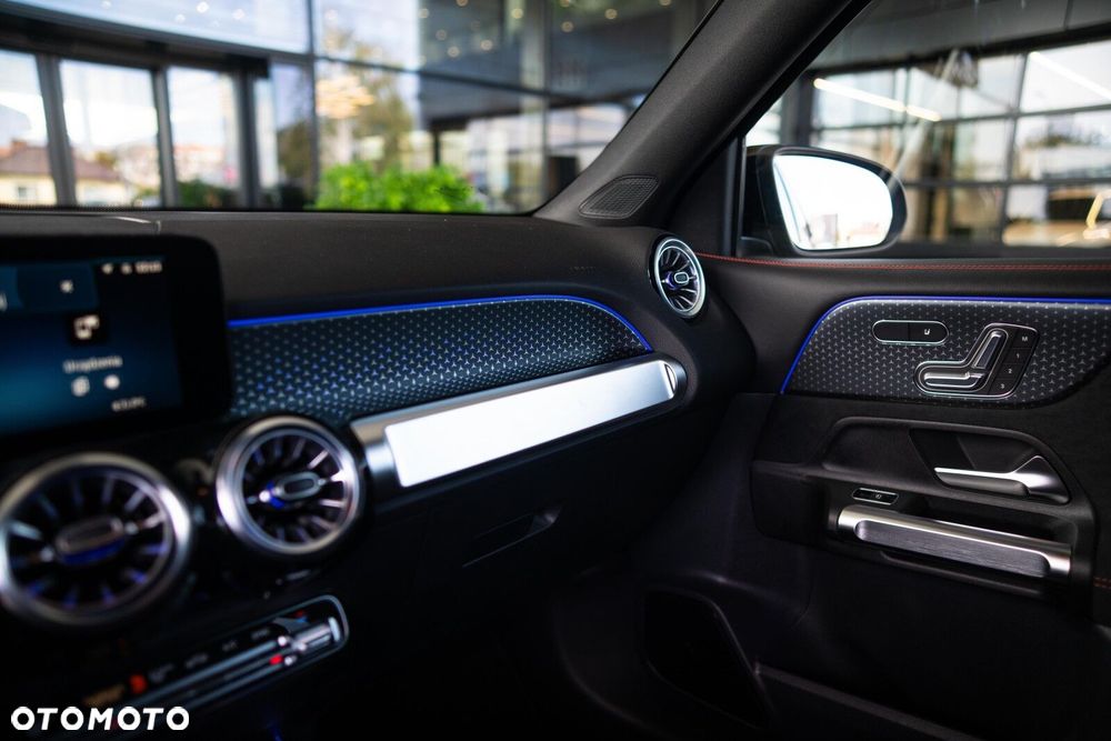 Mercedes-Benz GLB - 17