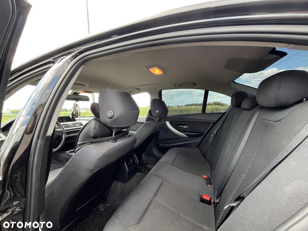 BMW Seria 3 - 12