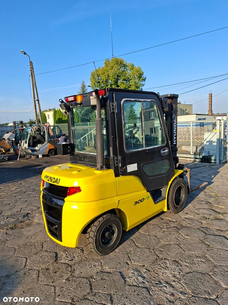 Hyundai 30D-9 - 2