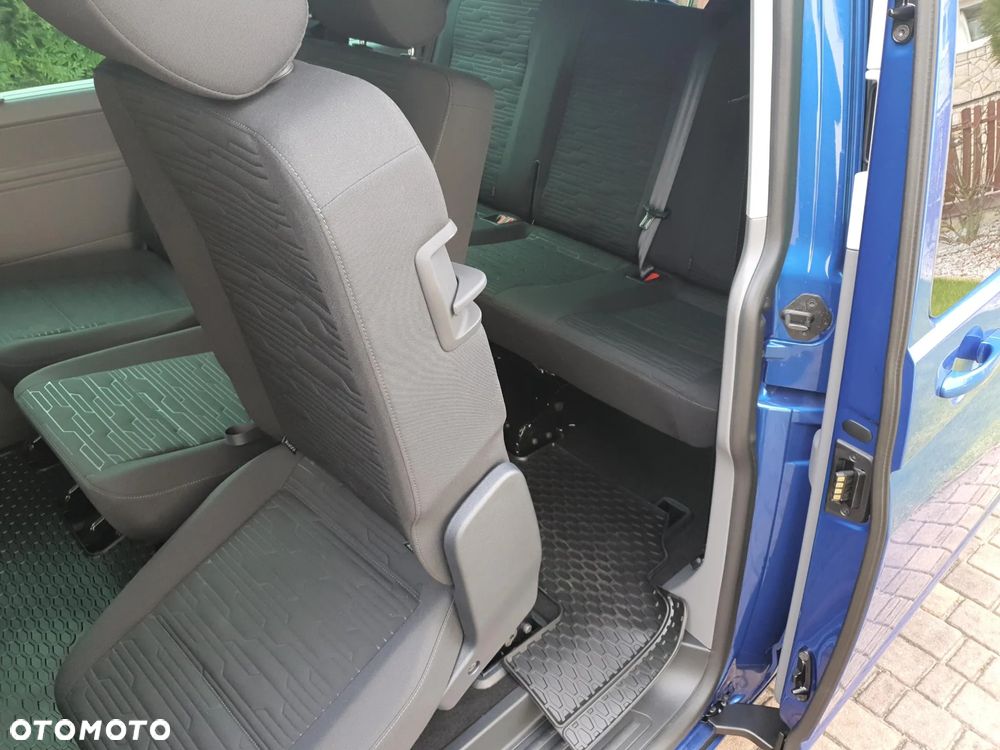 Volkswagen Caravelle - 12