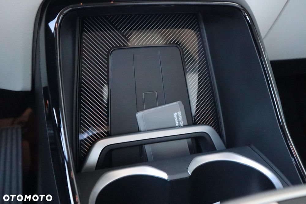 BMW iX1 eDrive20 66.5kWh xLine - 21