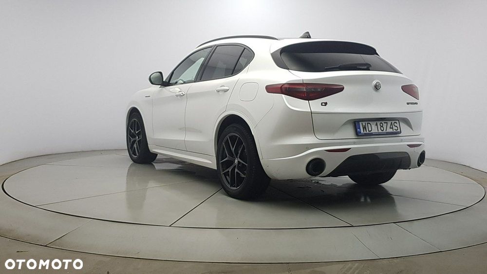 Alfa Romeo Stelvio - 5