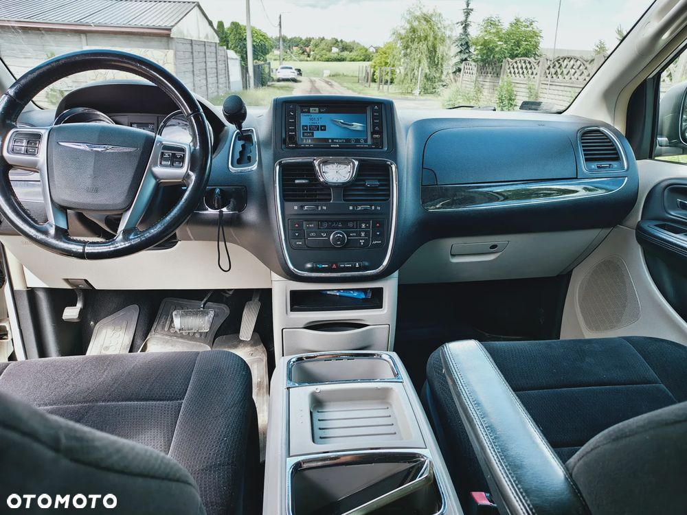 Chrysler Town & Country 3.6 Touring - 14