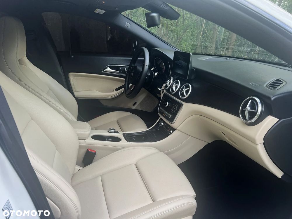 Mercedes-Benz CLA - 9