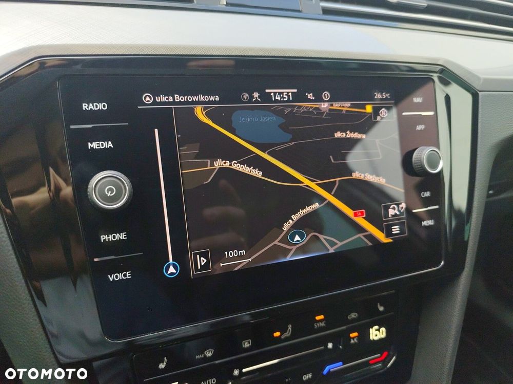 Volkswagen Passat - 29