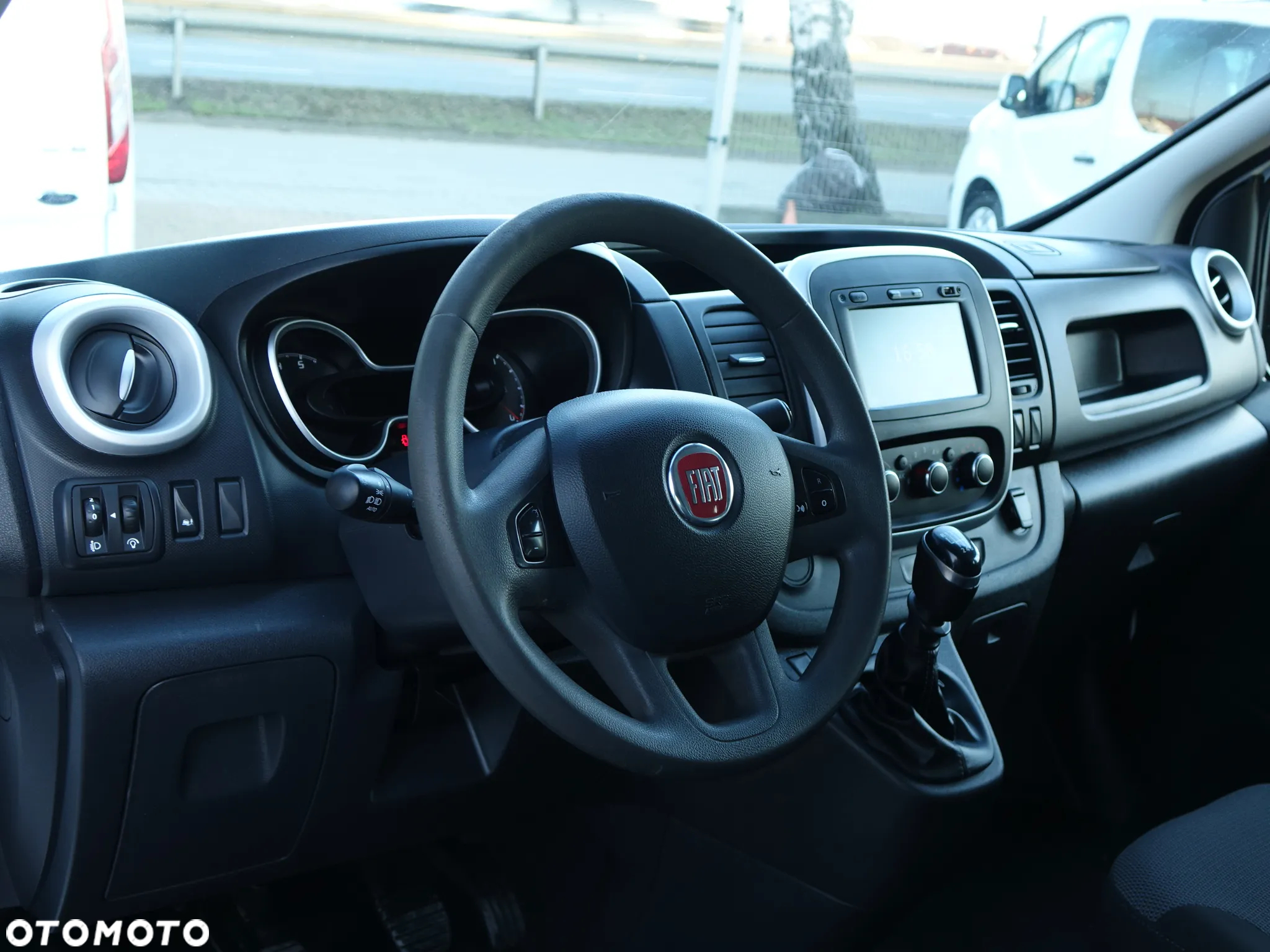 Renault Trafic 6-osobowy LONG brygadówka L2H1 - 12