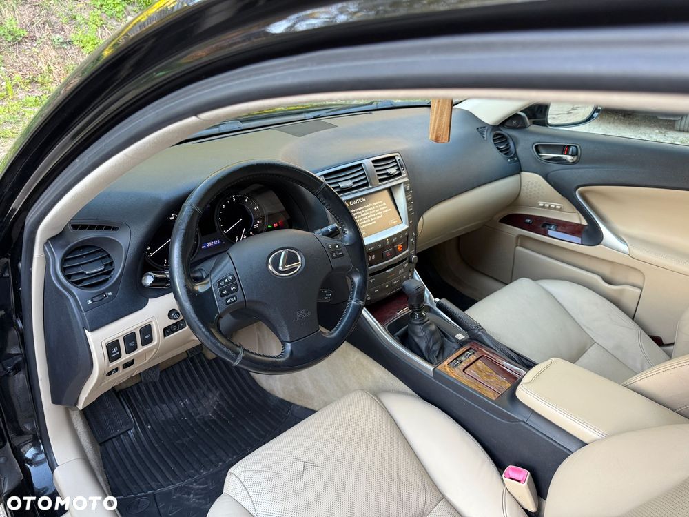 Lexus IS 220 D Prestige - 30