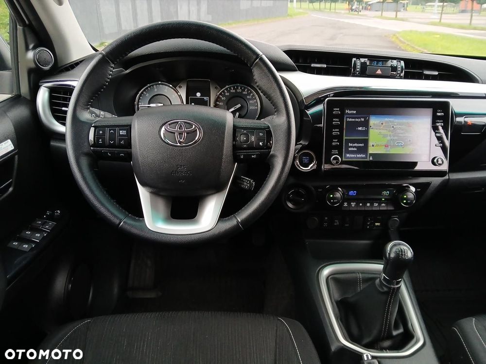 Toyota Hilux 2.8 D-4D Double Cab SR5 4x4 - 29