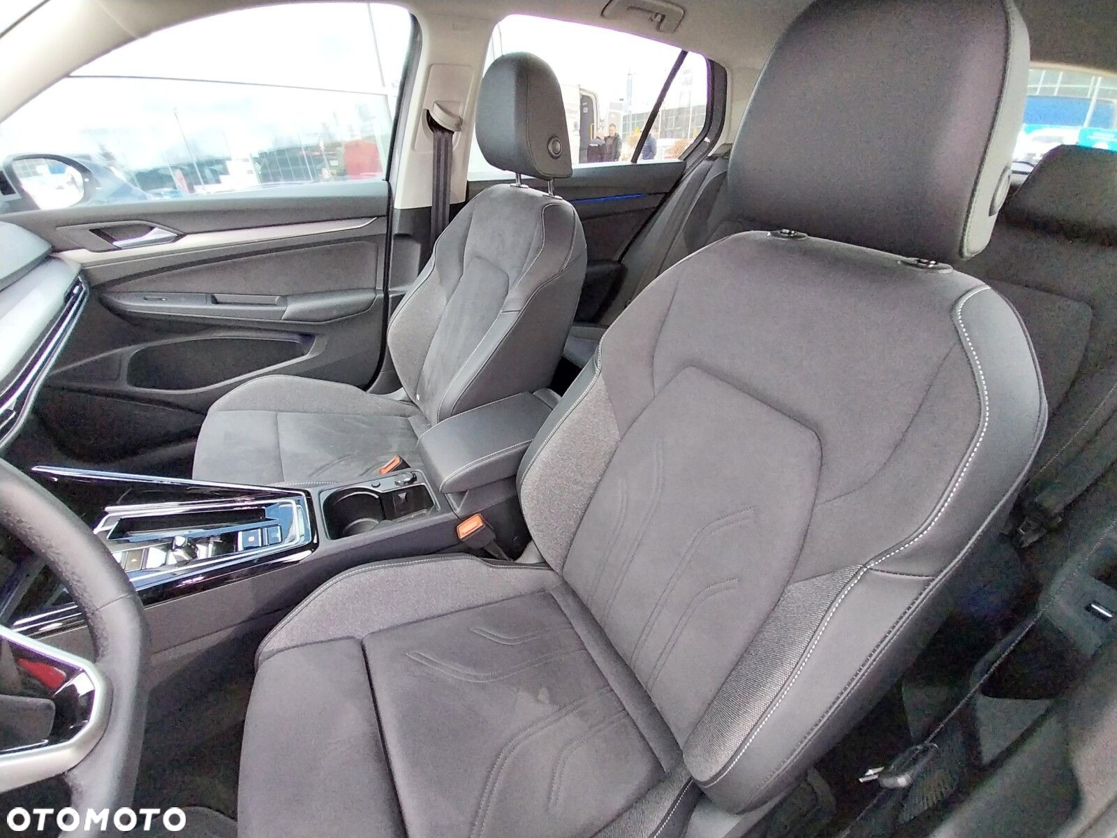 Volkswagen Golf - 11