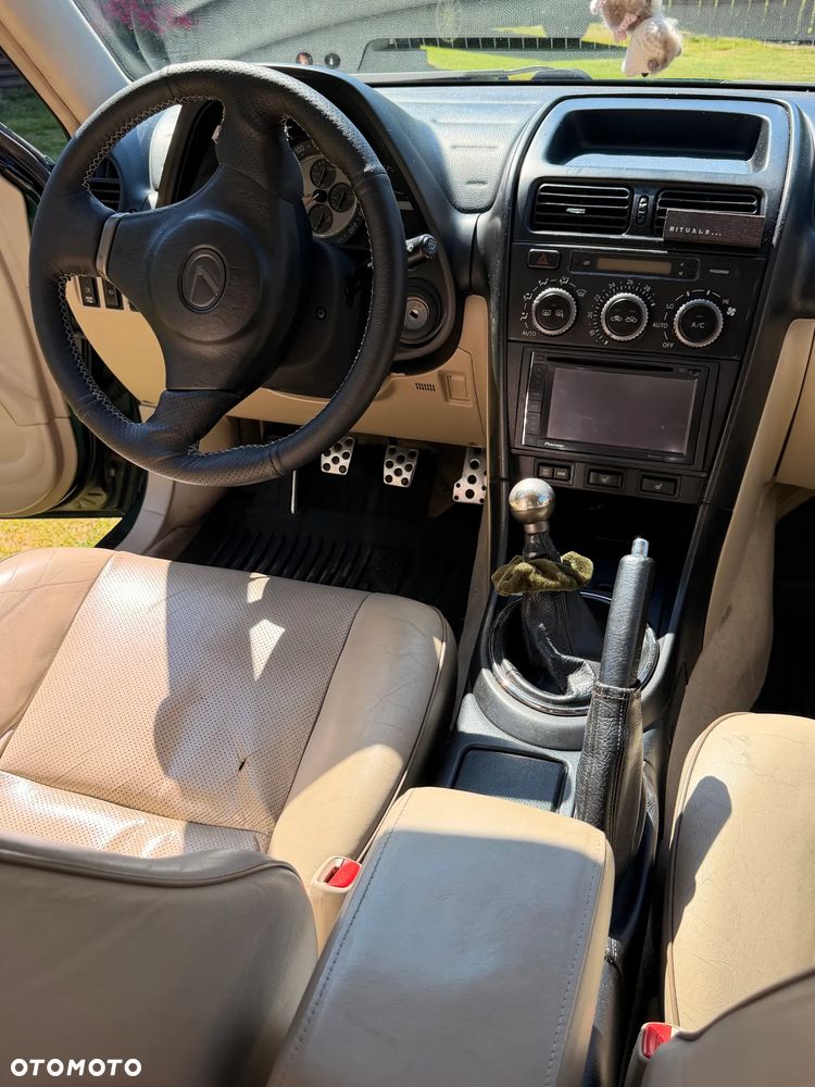 Lexus IS 200 Prestige - 23