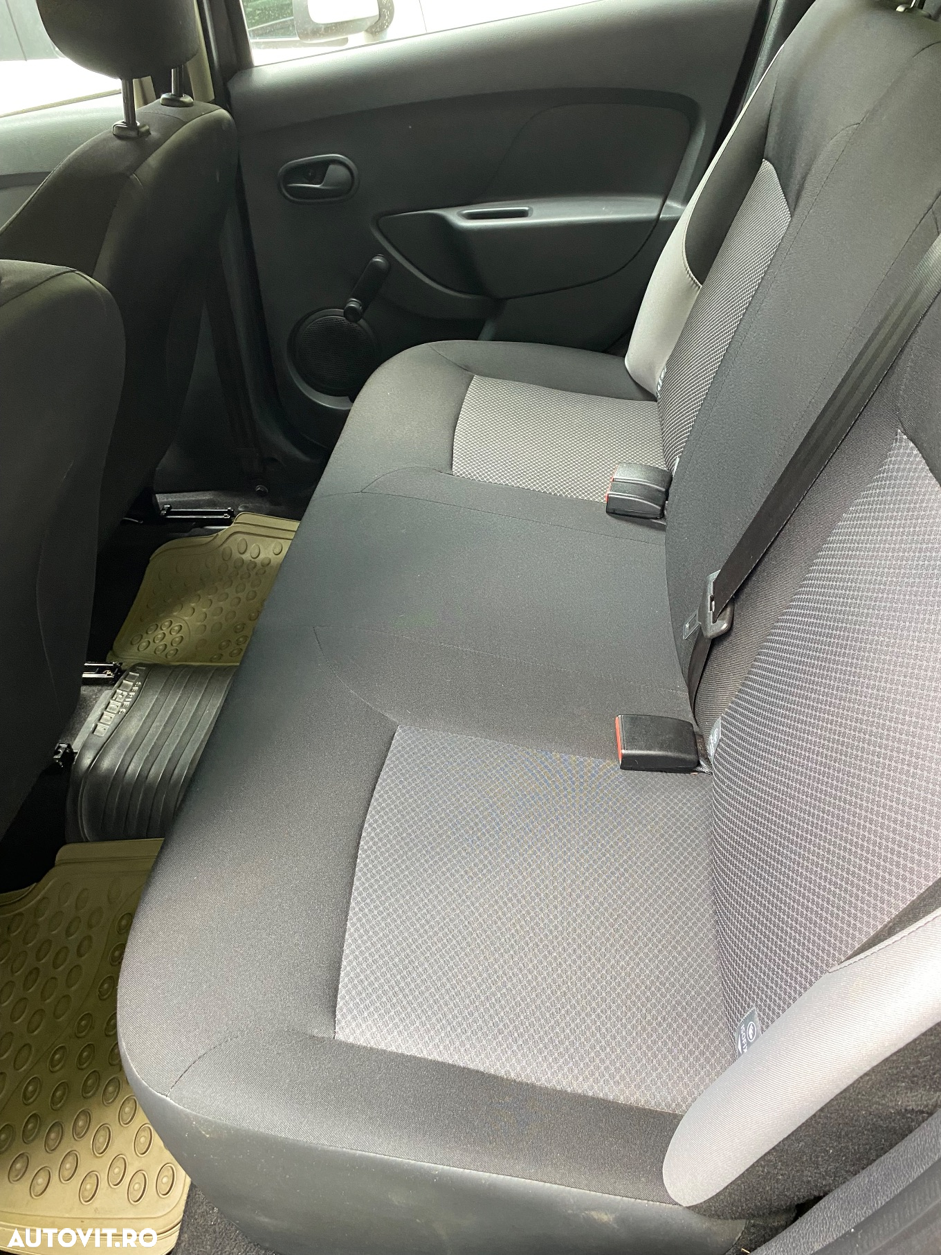 Dacia Logan 1.2 Ambiance - 11