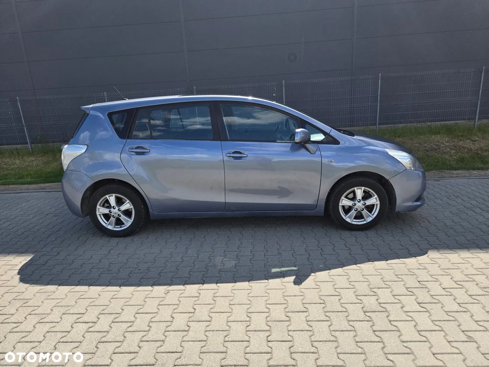 Toyota Verso 1.8 Sol - 10
