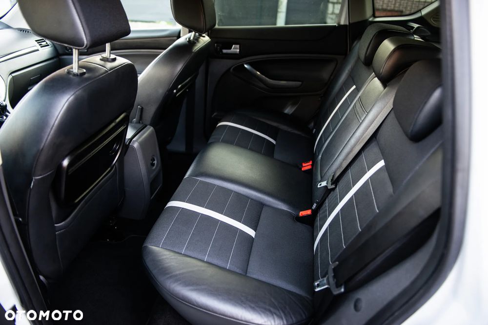 Ford Kuga 2.0 TDCi 4x4 Titanium - 22