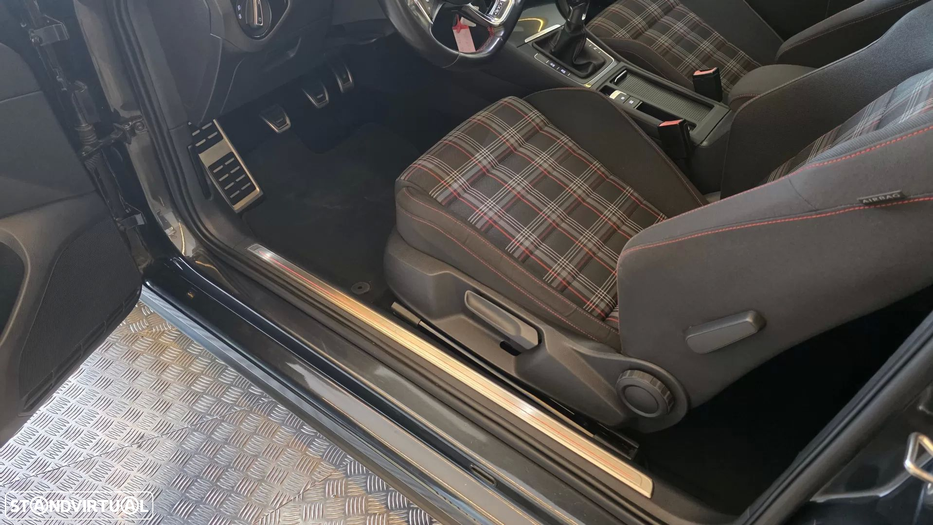 VW Golf 2.0 TSi GTi - 37