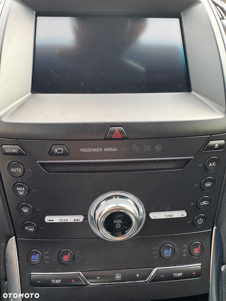 Ford Edge - 8