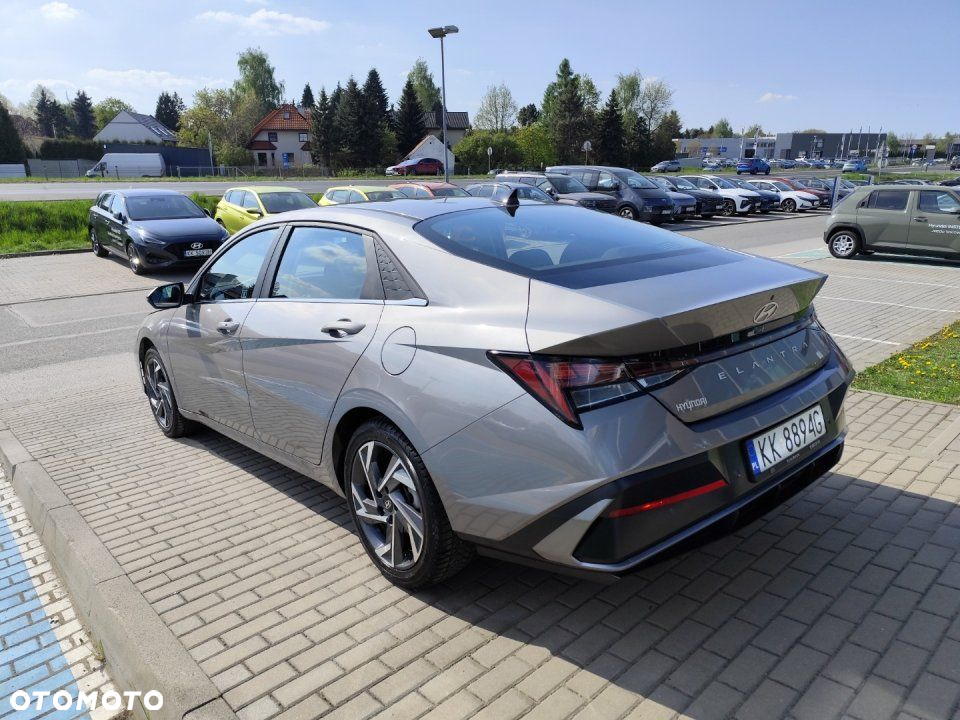 Hyundai Elantra - 7