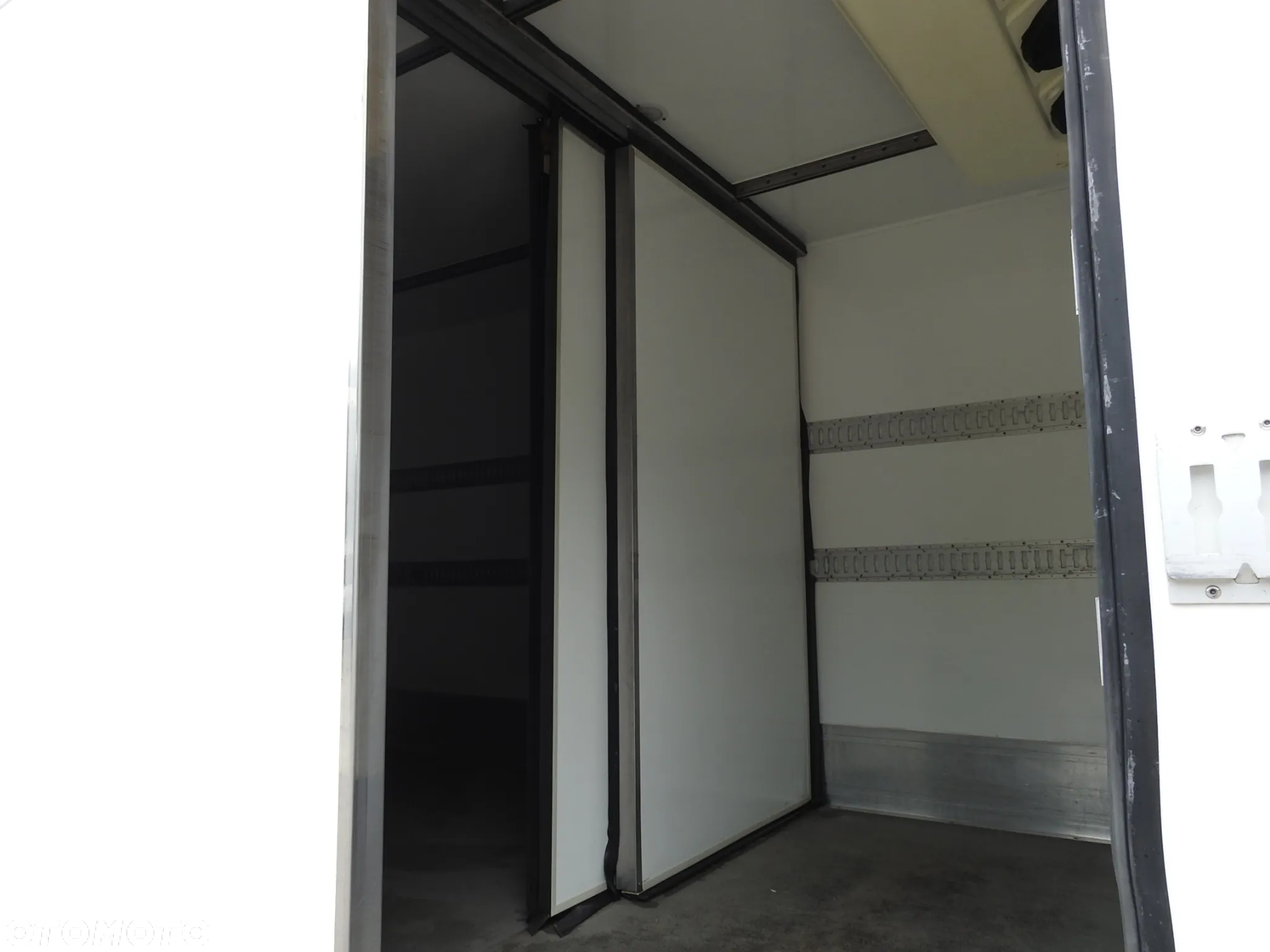 Mitsubishi CANTER FUSO 7C15 KONTENER CHŁODNIA WINDA 14 PALET -4*C ZASILANIE 230V KLIMATYZACJA AUTOMATYCZNA SKRZYNIA 150KM  [1866] - 22