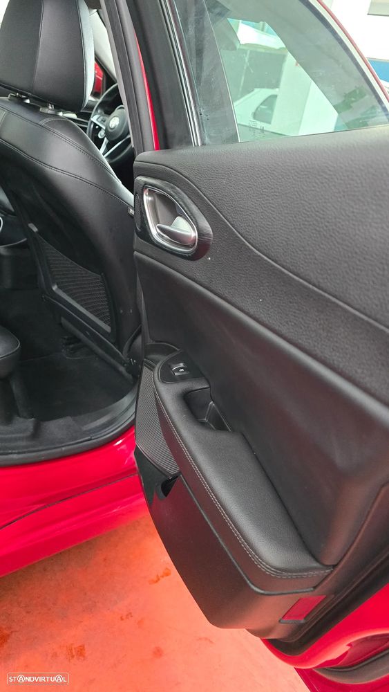 Alfa Romeo Giulia 2.2 D Sprint AT8 - 13