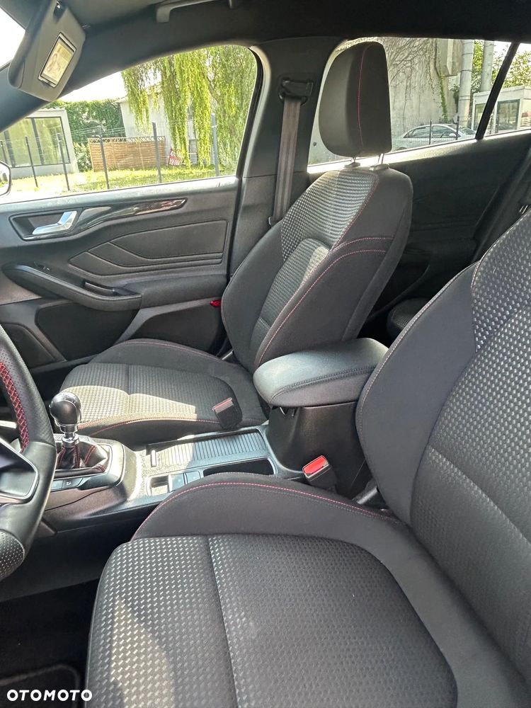 Ford Focus 1.0 EcoBoost mHEV ST-Line - 10