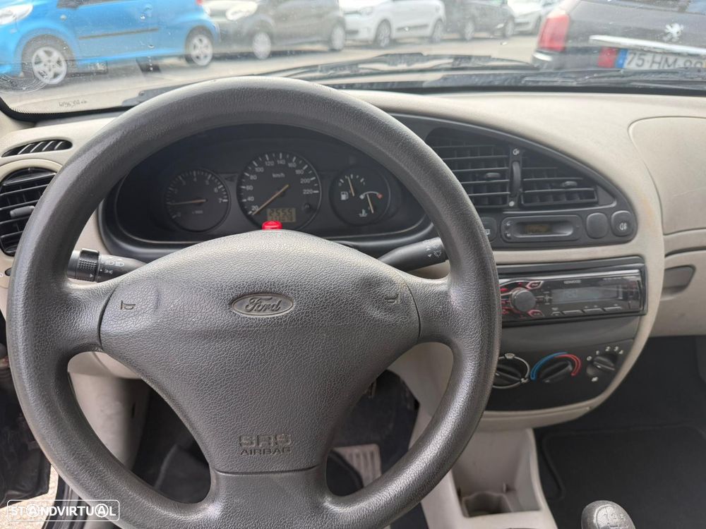 Ford Fiesta 1.25 Studio - 20