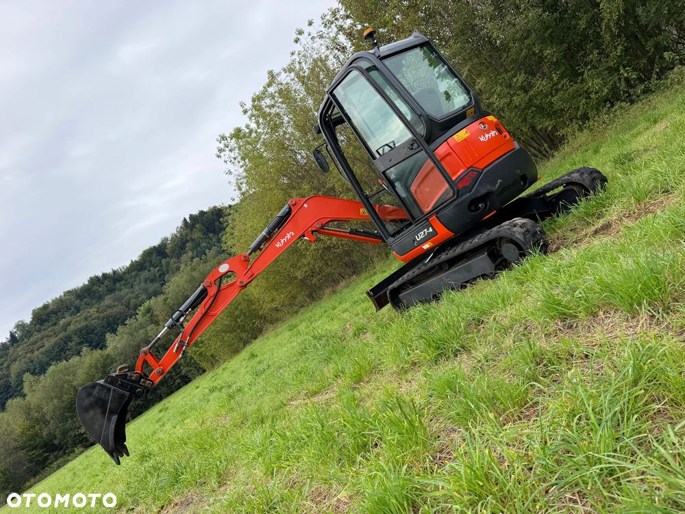 Kubota U27 Minikoparka koparka gąsienicowa 2.8 tony. jak Nówka sztuka z salonu! 2018 rok. 2000 mtg. Przywieziona z Gospodarstwa Norweskiego! Zadbana Maszyna ani deka luzów i wycieków. Aktualna Dekra dokumentacja BMWT! Szybkozłącze. Szybka wolna jazda. Zamki na tłokach. Wersja Norweska!! OKAZJA Tanio - 7