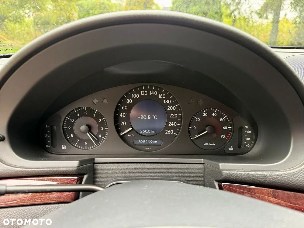 Mercedes-Benz Klasa E 200 T Kompressor Elegance - 15