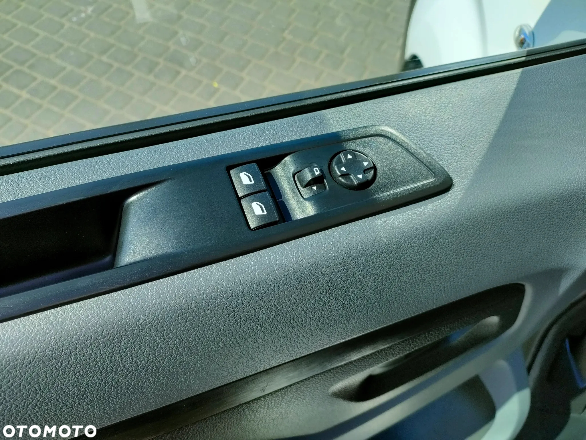 Opel Vivaro - 8