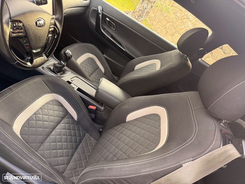 Kia ProCeed 1.6 CRDi 136 ISG GT Line - 10