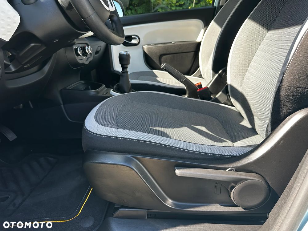 Renault Twingo SCe 75 Signature - 17