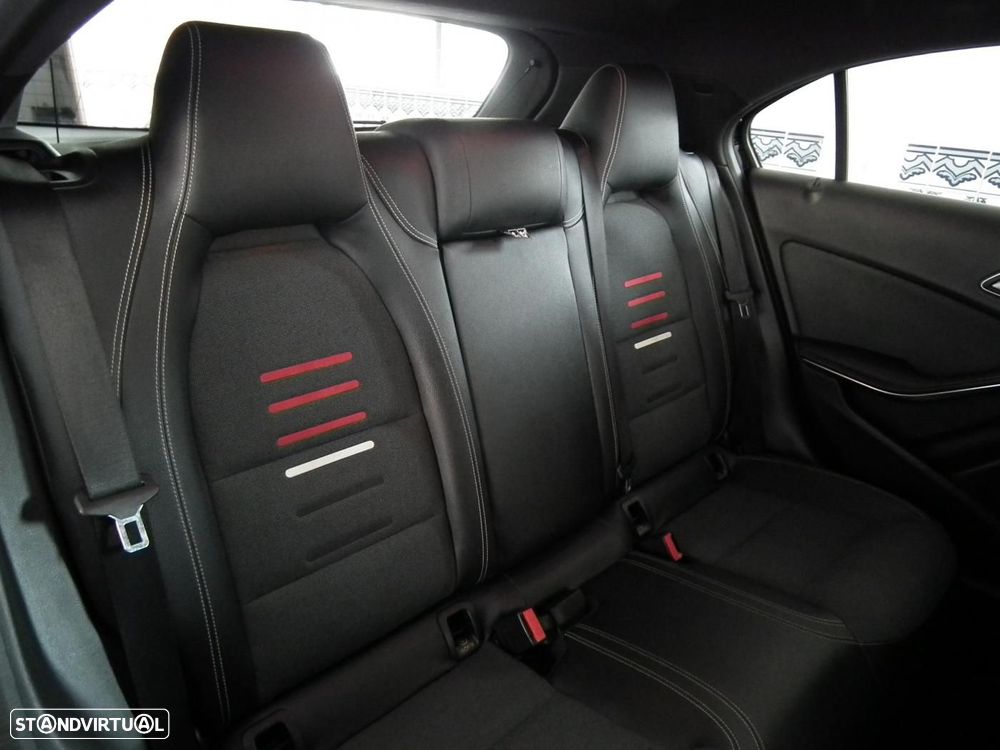Mercedes-Benz A 180 d AMG Line - 15