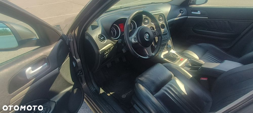 Alfa Romeo 159 1.9 JTDM 8V DPF Distinctive - 16