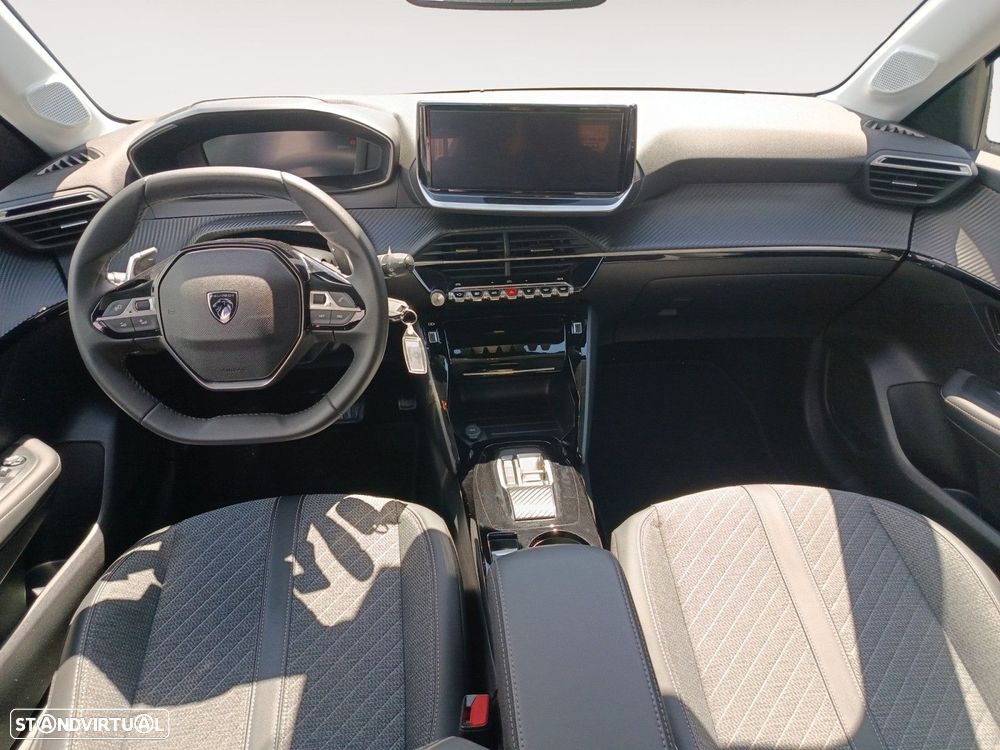 Peugeot 208 - 10