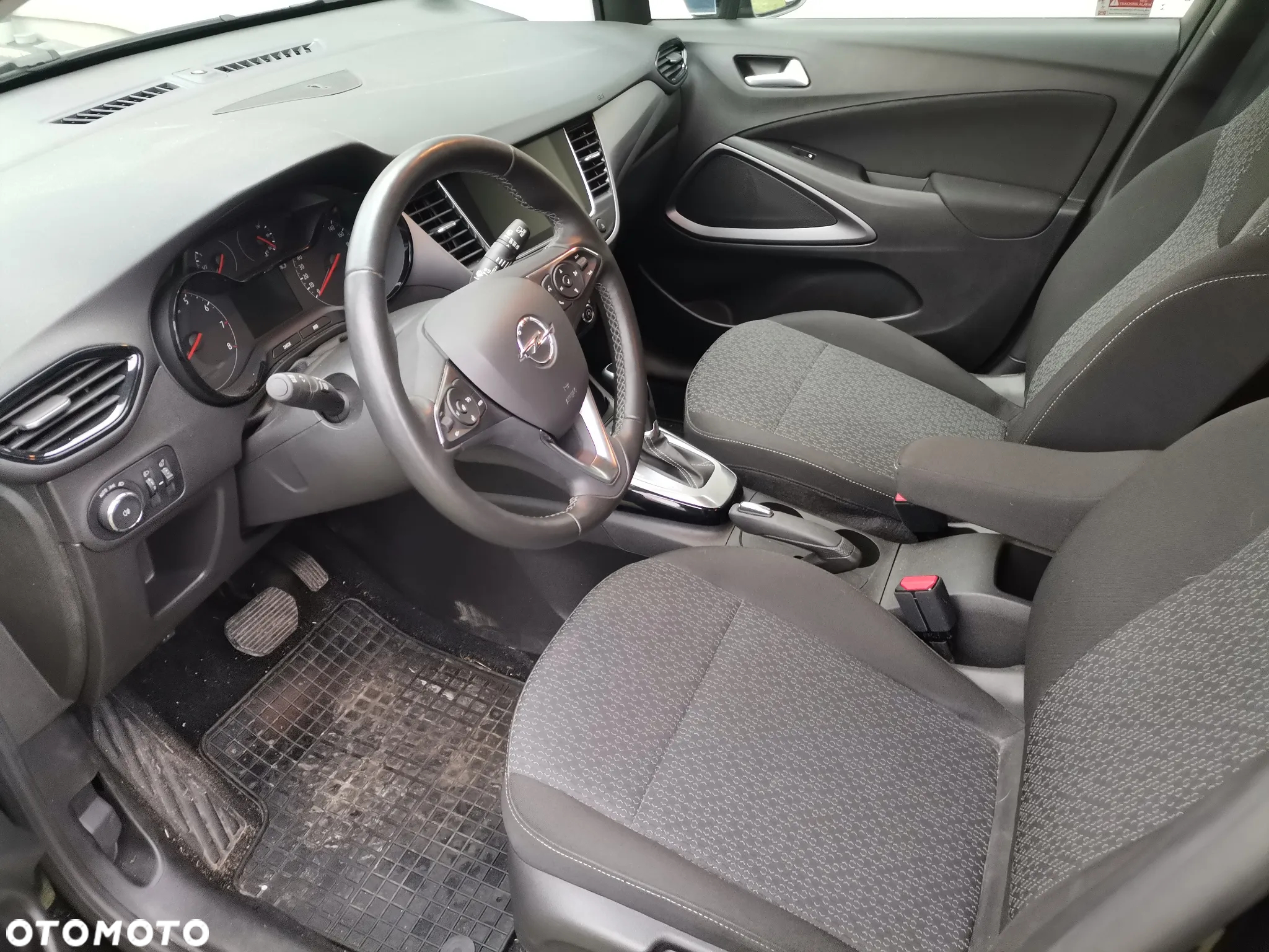 Opel Crossland X - 10