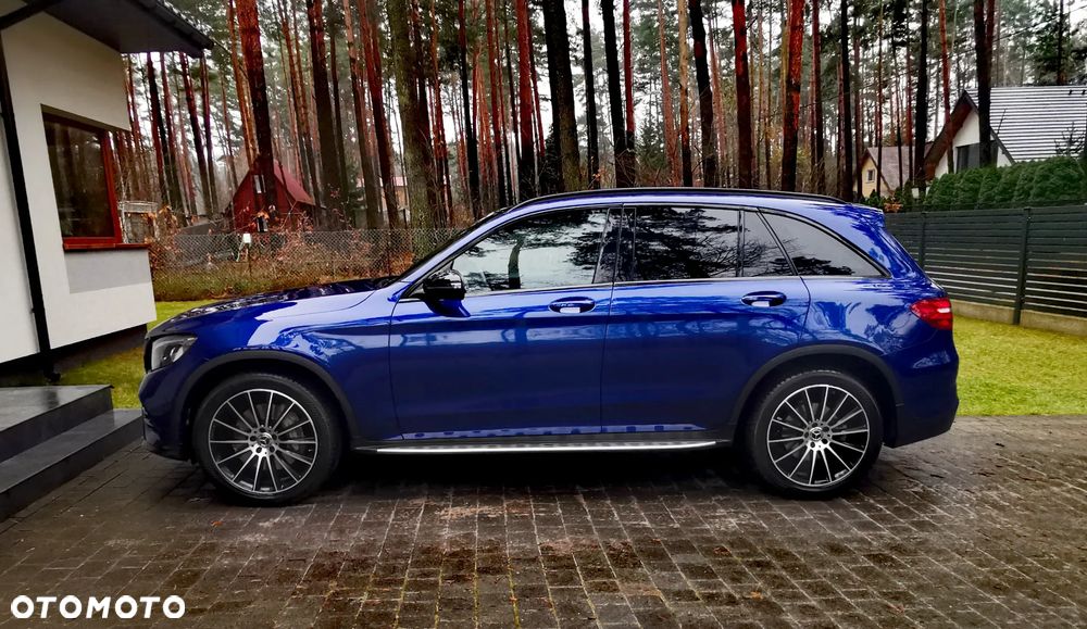 Mercedes-Benz GLC 250 4Matic 9G-TRONIC AMG Line - 2