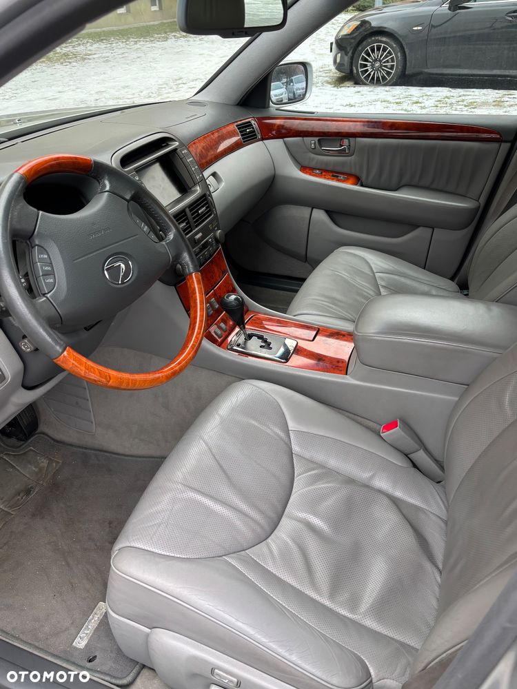 Lexus LS Comfort - 2